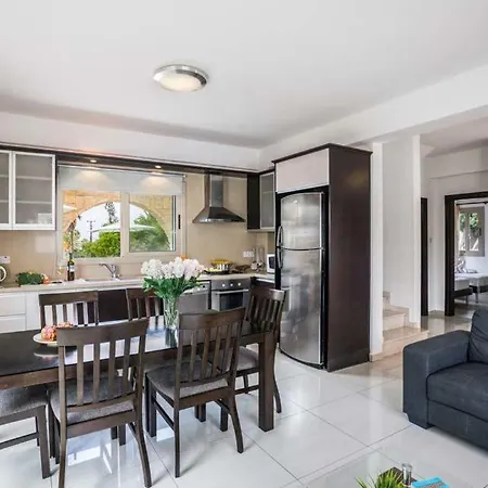 In Sleeps 6 Includes Swimming Pool Air Con And Wifi 6 Villa *